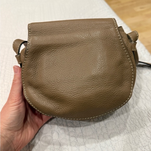 Elegant Taupe Leather Crossbody Bag Chloe - Picture 8 of 16